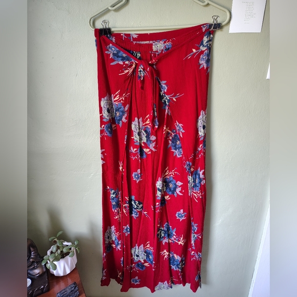 *5 for $25* Patrons Of Peace Large Red & Blue Floral Wrap Skirt w/ Tie at Waist - Picture 4 of 11